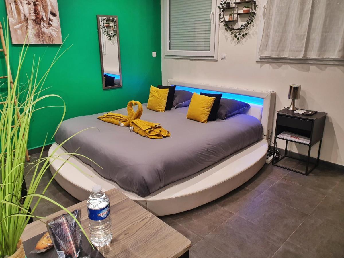 Suite Jacuzzi Privatif Plage Des Catalans Marselha Exterior foto